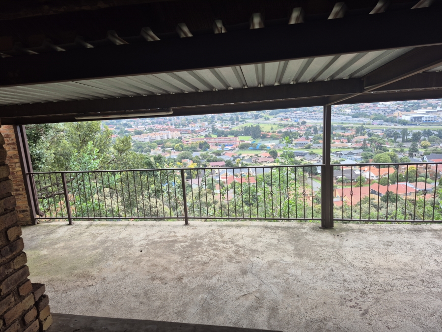 3 Bedroom Property for Sale in Glenvista Gauteng