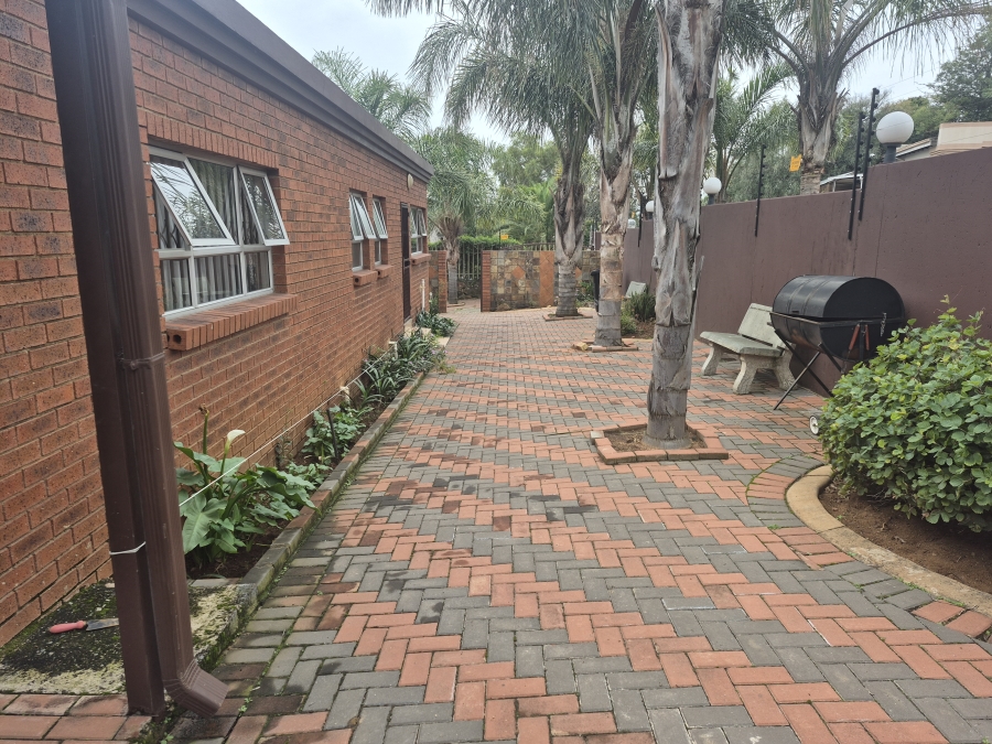 3 Bedroom Property for Sale in Glenvista Gauteng