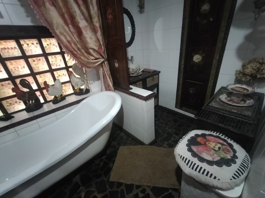 8 Bedroom Property for Sale in Winternest Gauteng