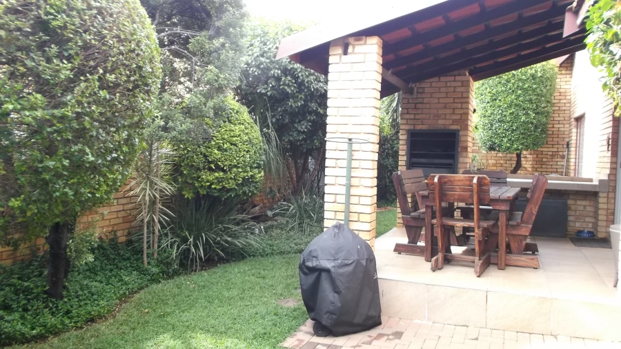 4 Bedroom Property for Sale in Ruimsig Gauteng