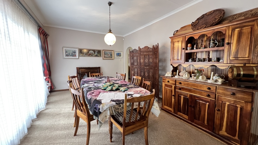 4 Bedroom Property for Sale in Helikonpark Gauteng