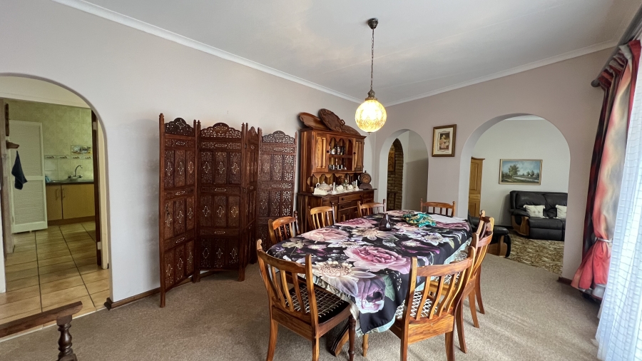 4 Bedroom Property for Sale in Helikonpark Gauteng