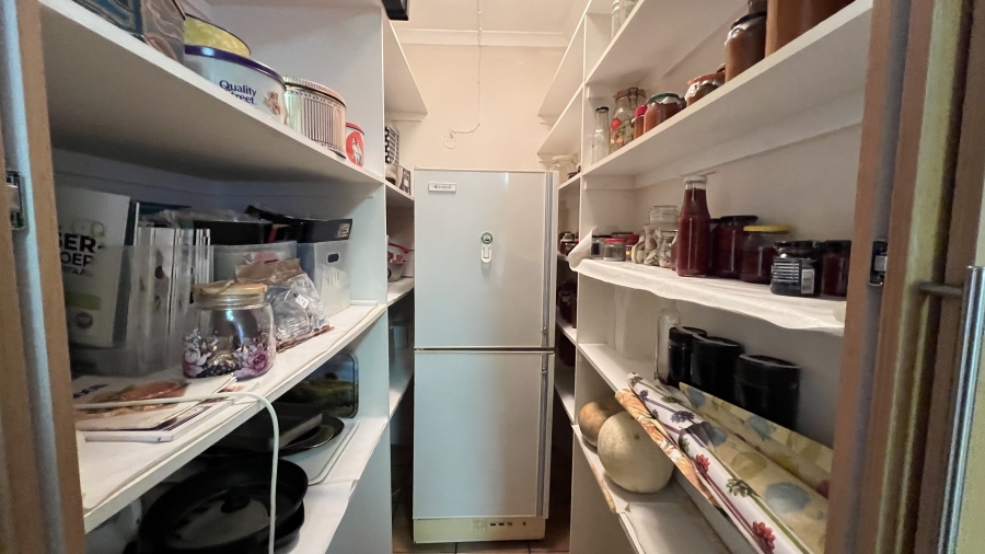 4 Bedroom Property for Sale in Helikonpark Gauteng