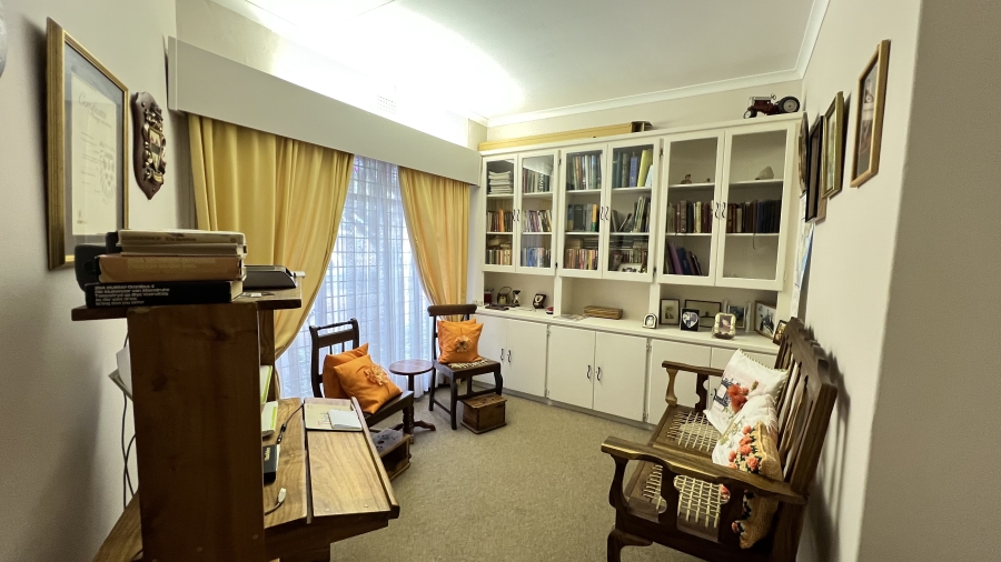 4 Bedroom Property for Sale in Helikonpark Gauteng