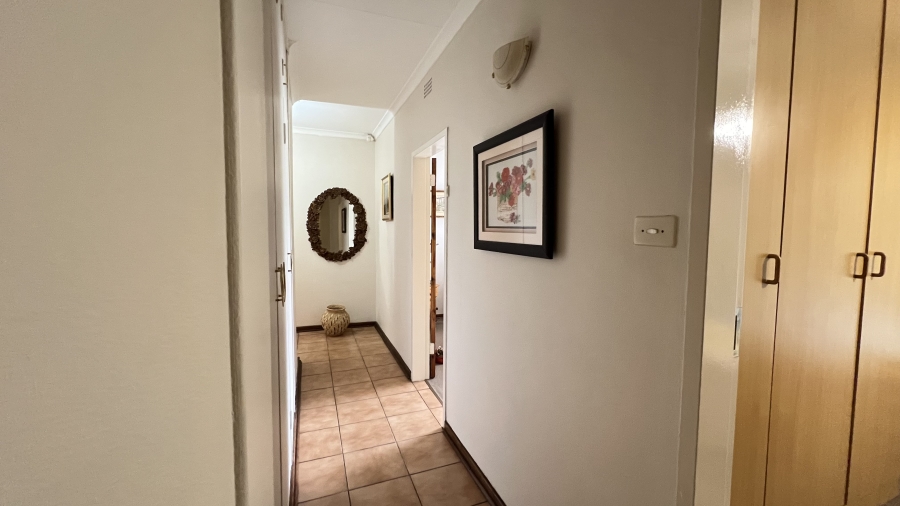 4 Bedroom Property for Sale in Helikonpark Gauteng