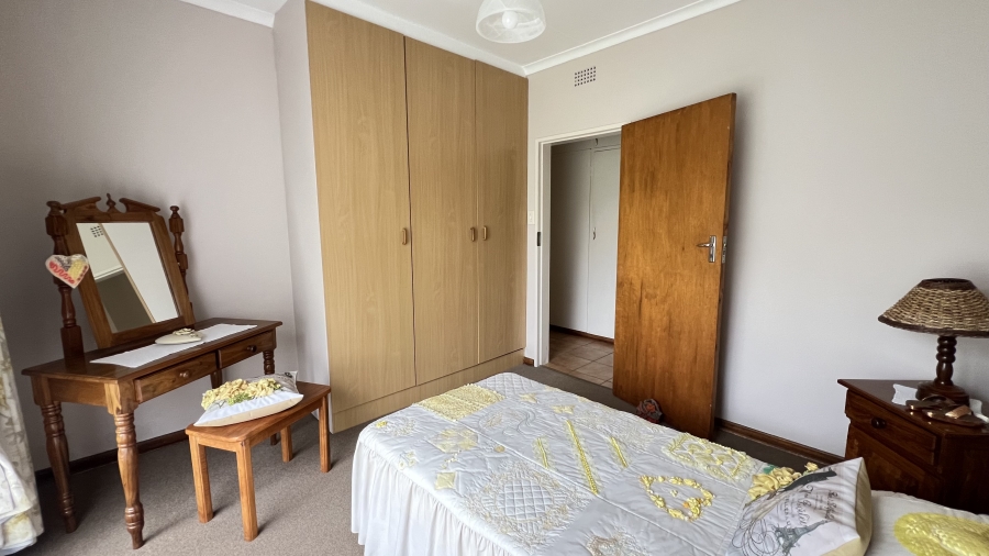 4 Bedroom Property for Sale in Helikonpark Gauteng