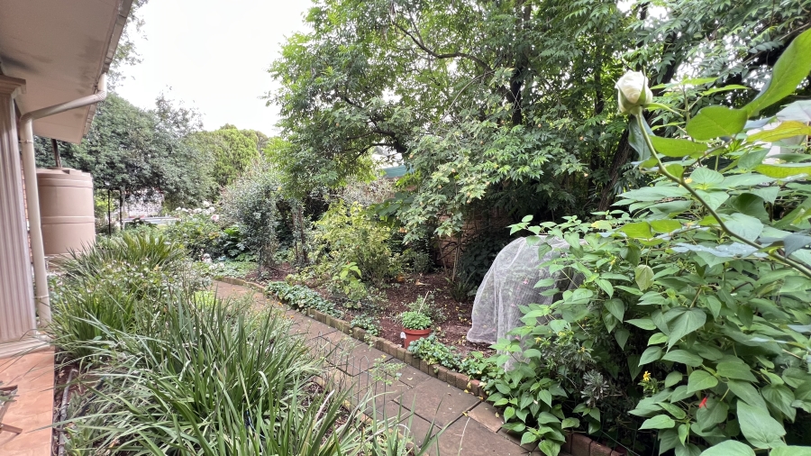 4 Bedroom Property for Sale in Helikonpark Gauteng