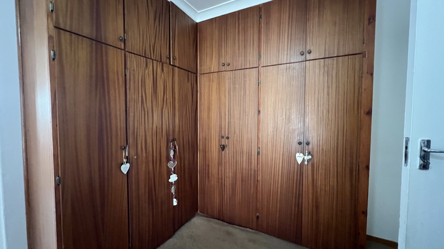 4 Bedroom Property for Sale in Greenhills Gauteng