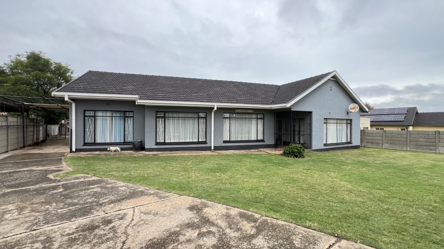 4 Bedroom Property for Sale in Greenhills Gauteng