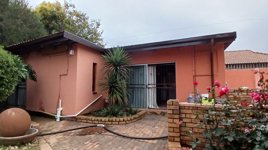3 Bedroom Property for Sale in Groblerpark Gauteng