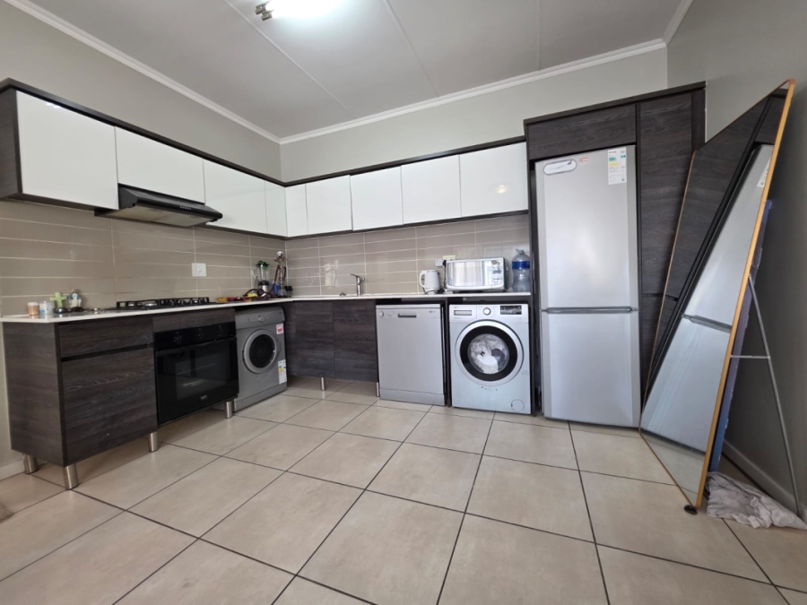 1 Bedroom Property for Sale in Greenstone Hill Gauteng