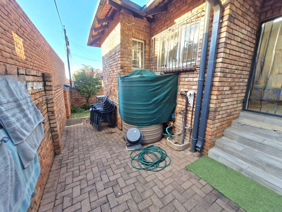 2 Bedroom Property for Sale in Montana Park Gauteng