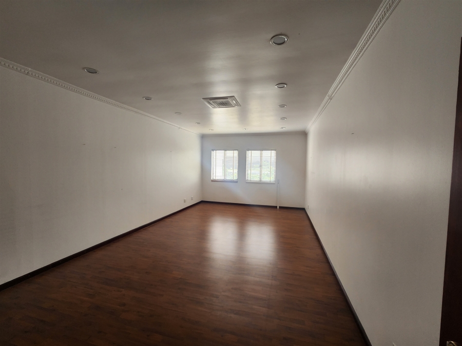 To Let Commercial Property for Rent in Wierda Valley Gauteng