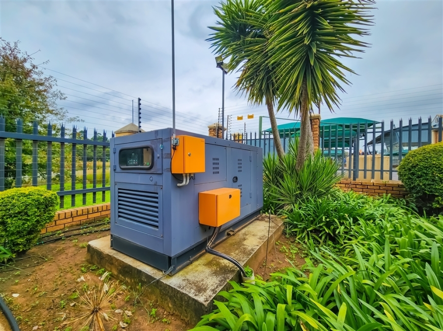 To Let Commercial Property for Rent in Allens Nek Gauteng