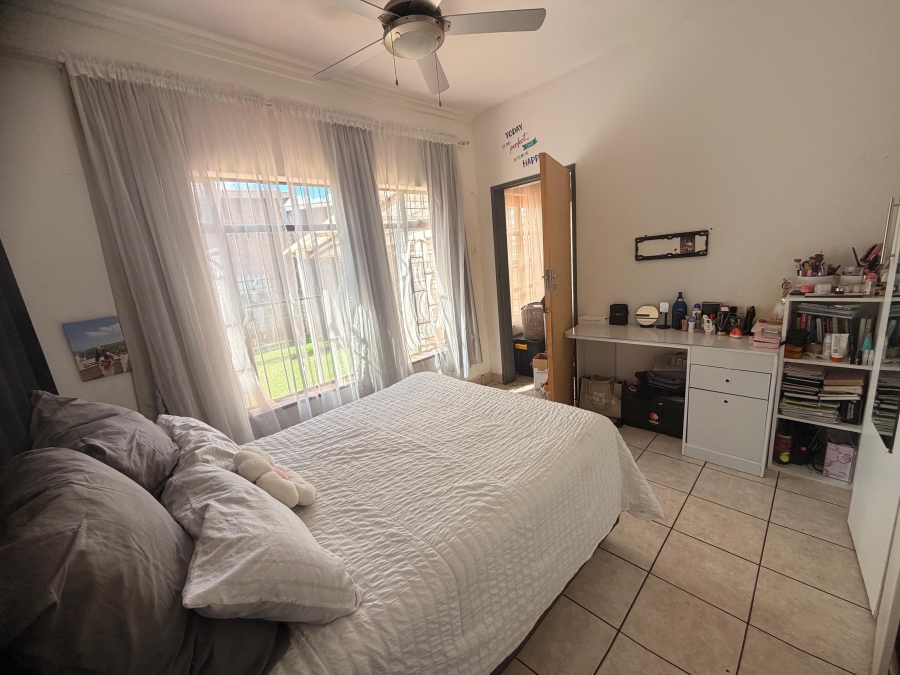 To Let 2 Bedroom Property for Rent in Meyerspark Gauteng