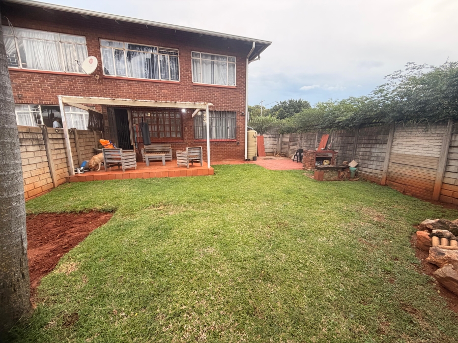 To Let 2 Bedroom Property for Rent in Meyerspark Gauteng