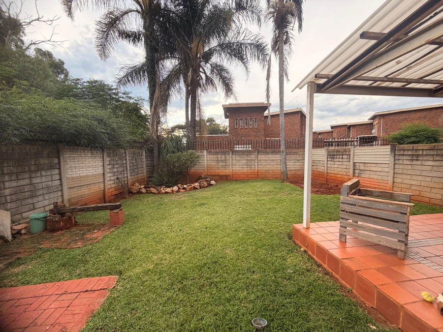 To Let 2 Bedroom Property for Rent in Meyerspark Gauteng