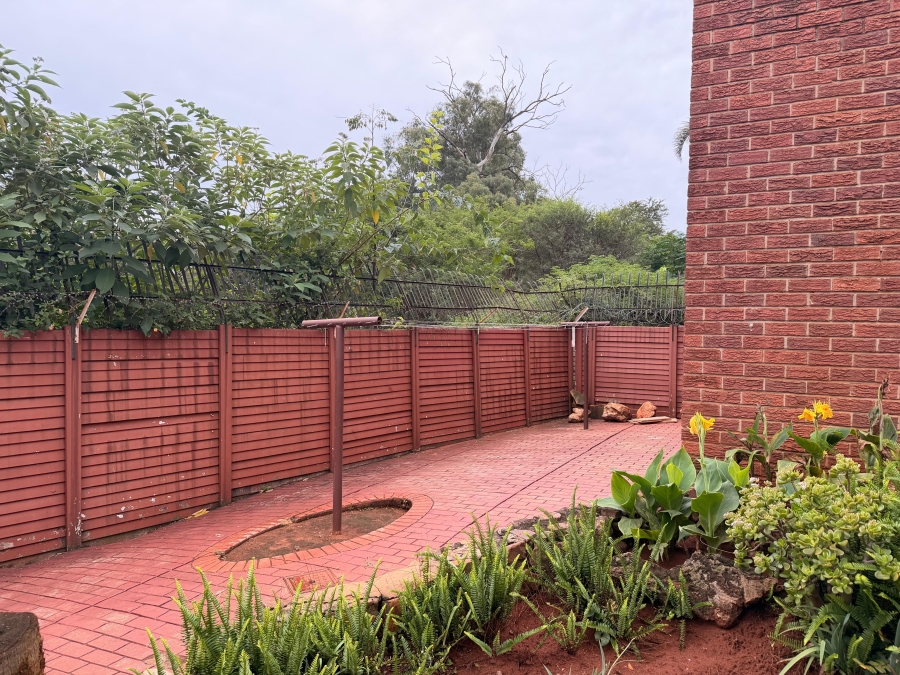To Let 2 Bedroom Property for Rent in Meyerspark Gauteng
