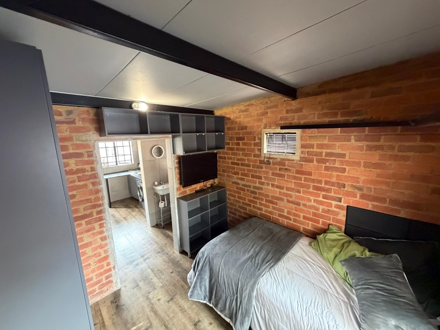 To Let 1 Bedroom Property for Rent in Faerie Glen Gauteng