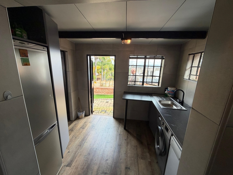 To Let 1 Bedroom Property for Rent in Faerie Glen Gauteng