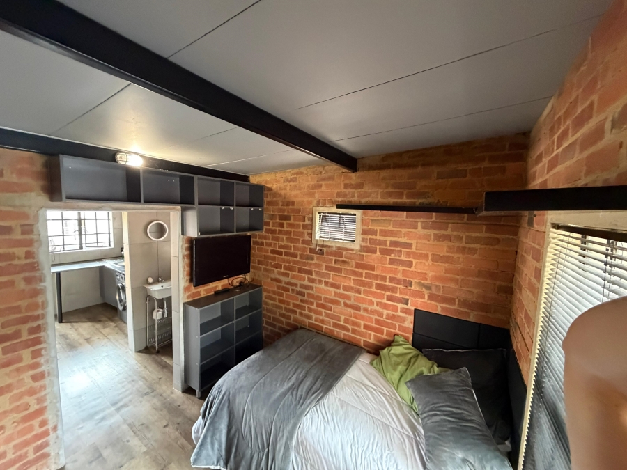 To Let 1 Bedroom Property for Rent in Faerie Glen Gauteng