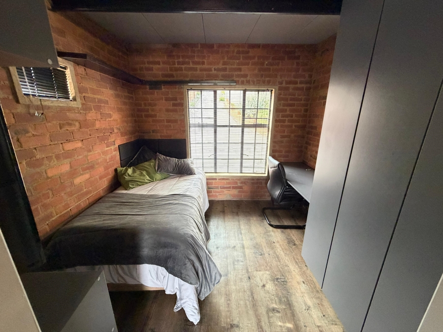 To Let 1 Bedroom Property for Rent in Faerie Glen Gauteng