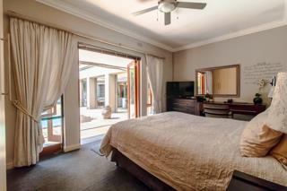 5 Bedroom Property for Sale in Glenvista Gauteng