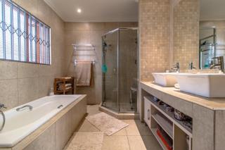 5 Bedroom Property for Sale in Glenvista Gauteng