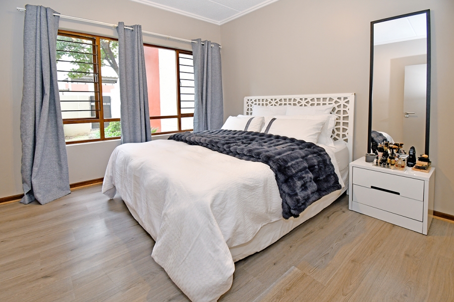 1 Bedroom Property for Sale in Lonehill Gauteng