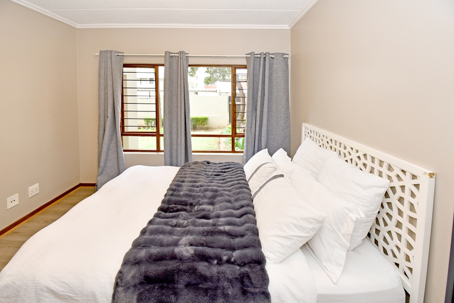 1 Bedroom Property for Sale in Lonehill Gauteng