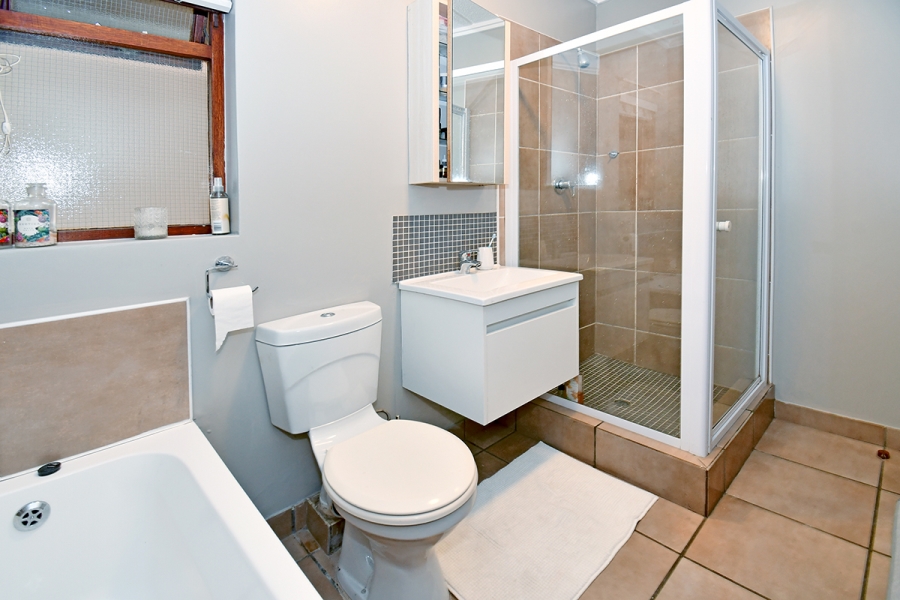 1 Bedroom Property for Sale in Lonehill Gauteng