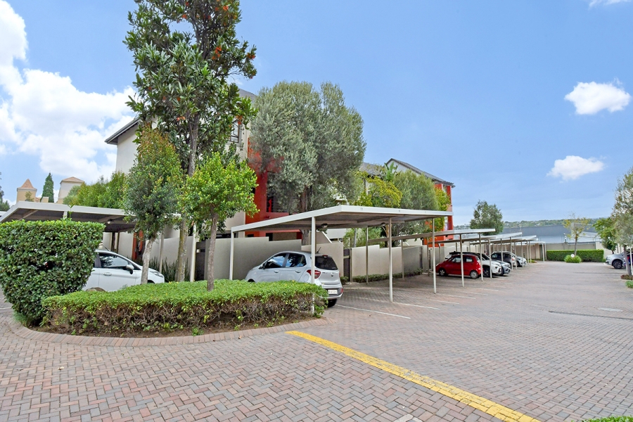 1 Bedroom Property for Sale in Lonehill Gauteng