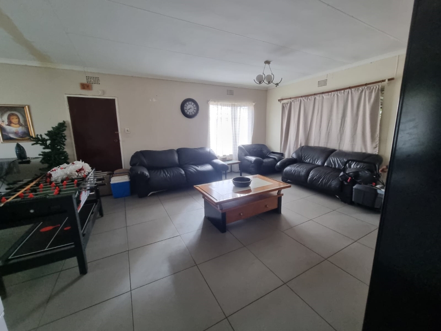 To Let 3 Bedroom Property for Rent in Lindhaven Gauteng