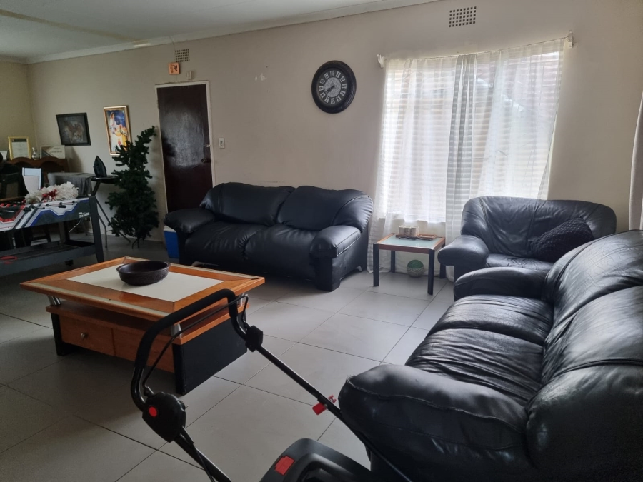 To Let 3 Bedroom Property for Rent in Lindhaven Gauteng