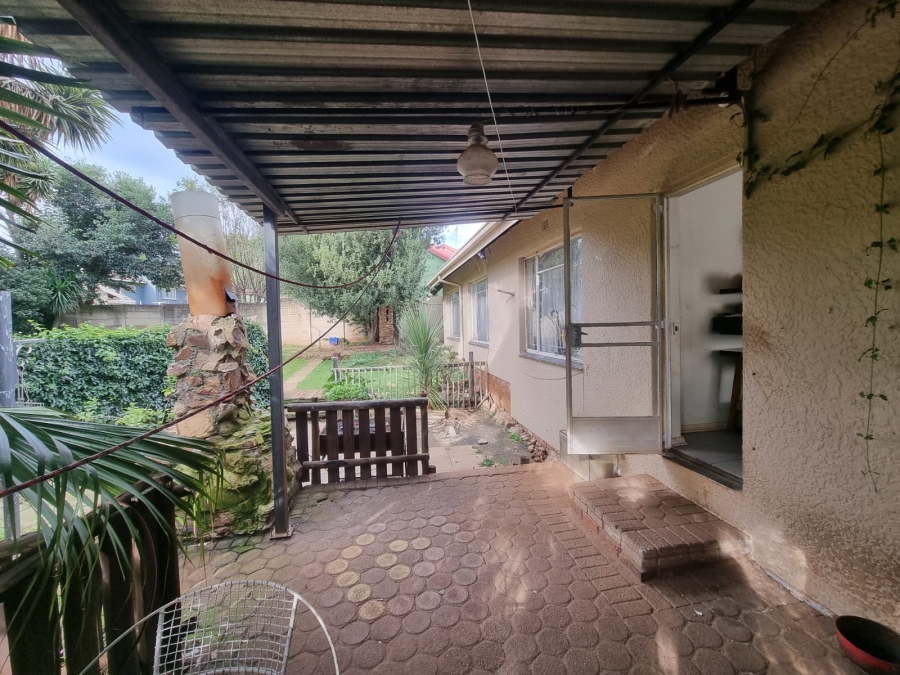 To Let 3 Bedroom Property for Rent in Lindhaven Gauteng