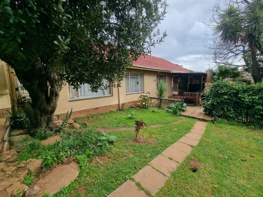 To Let 3 Bedroom Property for Rent in Lindhaven Gauteng