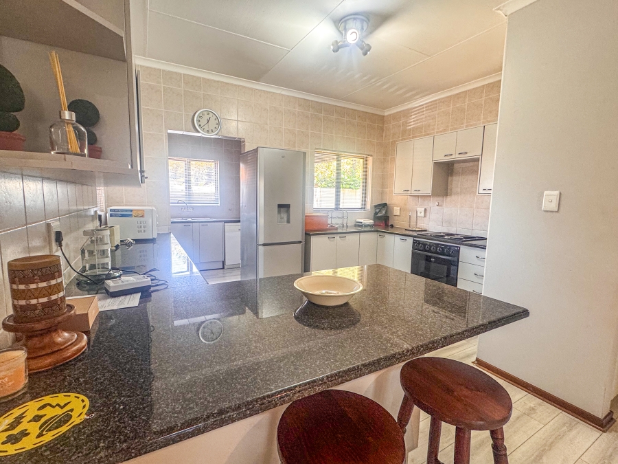 2 Bedroom Property for Sale in Silver Lakes Golf Estate Gauteng