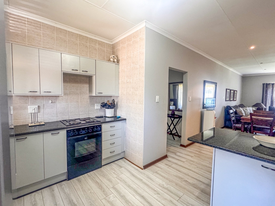 2 Bedroom Property for Sale in Silver Lakes Golf Estate Gauteng