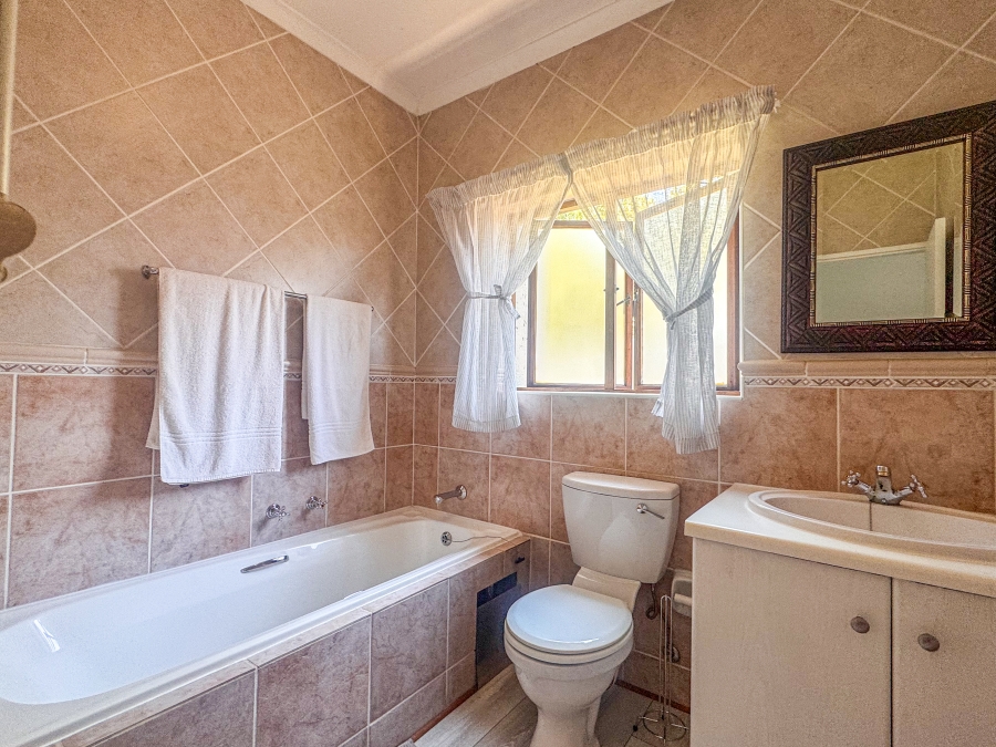2 Bedroom Property for Sale in Silver Lakes Golf Estate Gauteng