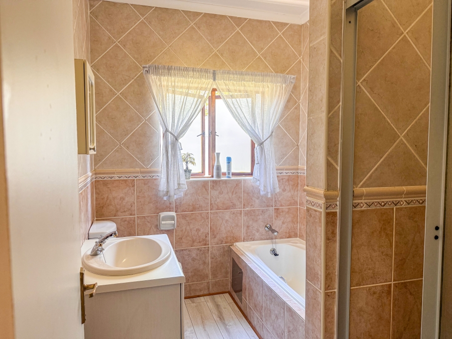 2 Bedroom Property for Sale in Silver Lakes Golf Estate Gauteng