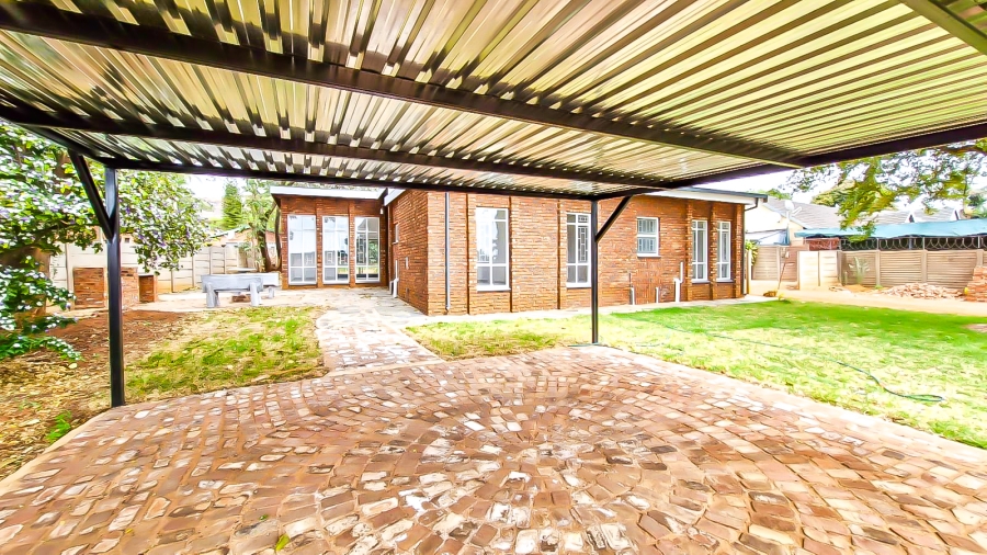 3 Bedroom Property for Sale in Florauna Gauteng