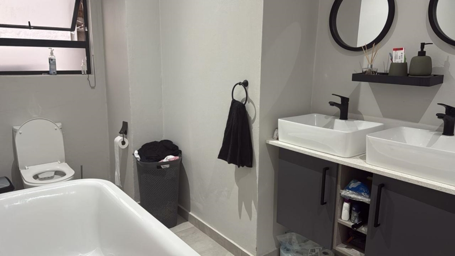 2 Bedroom Property for Sale in Bryanston Gauteng