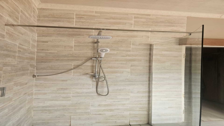 4 Bedroom Property for Sale in Houtkop A H Gauteng