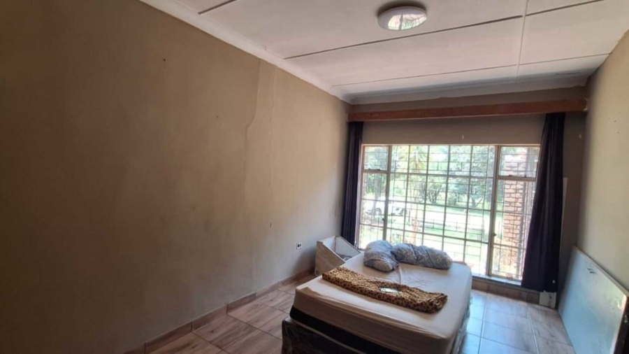 4 Bedroom Property for Sale in Houtkop A H Gauteng