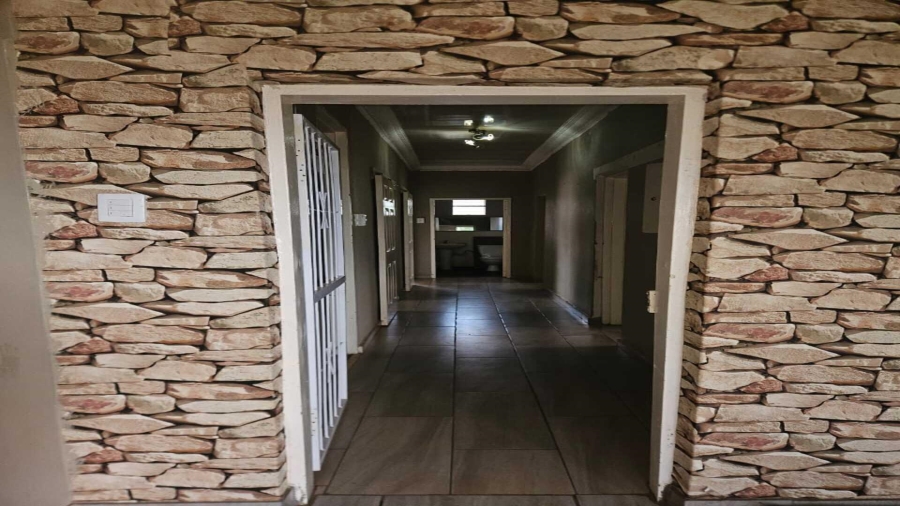 4 Bedroom Property for Sale in Houtkop A H Gauteng