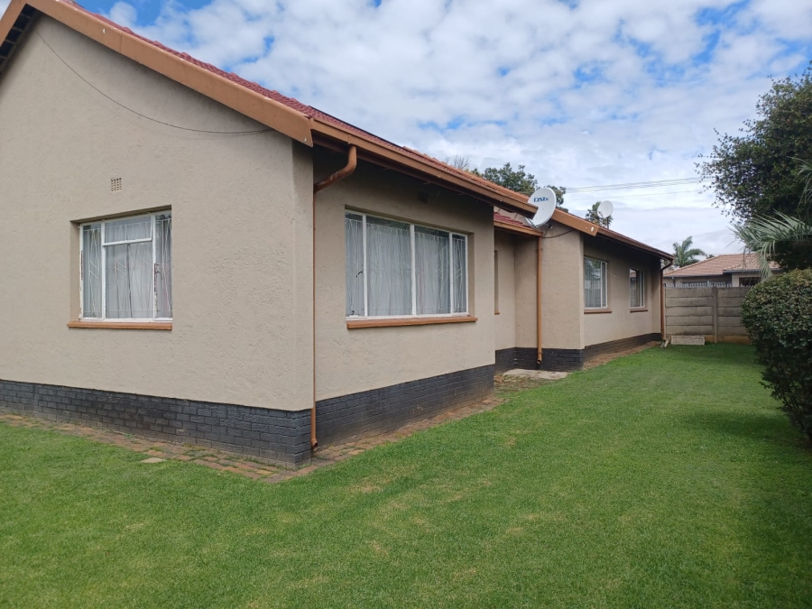3 Bedroom Property for Sale in Klopperpark Gauteng