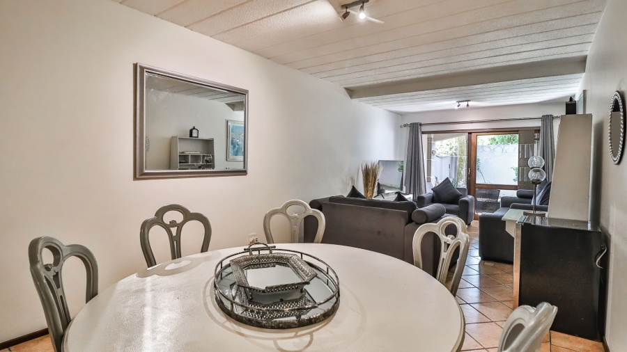 2 Bedroom Property for Sale in Waverley Gauteng