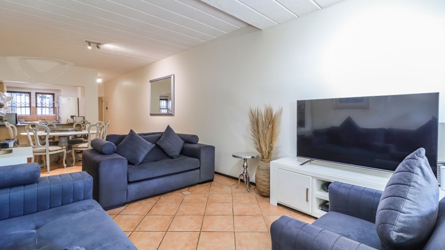 2 Bedroom Property for Sale in Waverley Gauteng