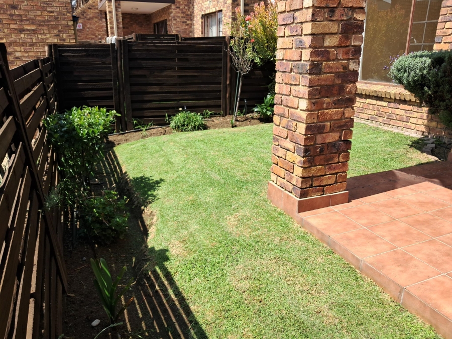 2 Bedroom Property for Sale in Sonneveld Gauteng