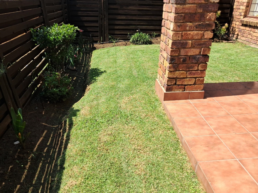 2 Bedroom Property for Sale in Sonneveld Gauteng